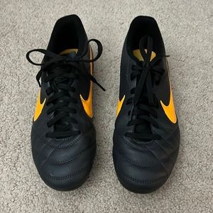 Women’s outdoor soccer cleats